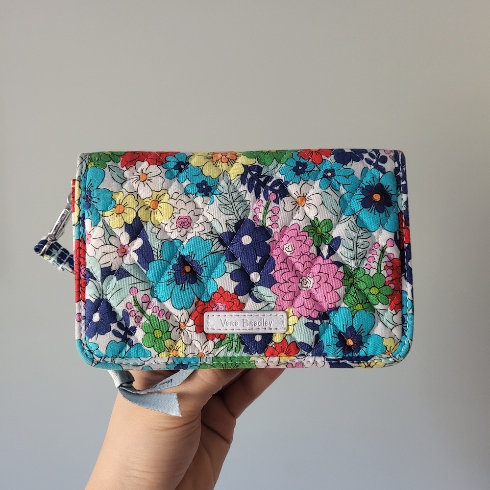 Vera Bradley RFID Crossbody Wallet in Floral